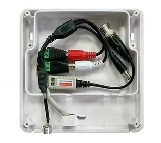 CAJA CCTV X-28 IP65, DOS CAJAS EN UNA.PLANTILLA DE MONTAJE. INCLUYE KIT DE ACCESORIOS, BALUN / PLUG